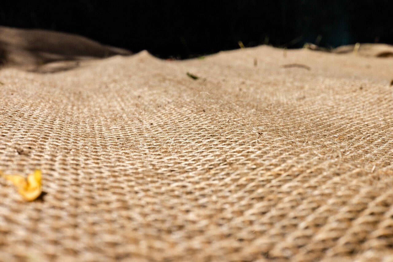 Natural Hessian Roll – 100% Jute Fabric for Garden & Construction