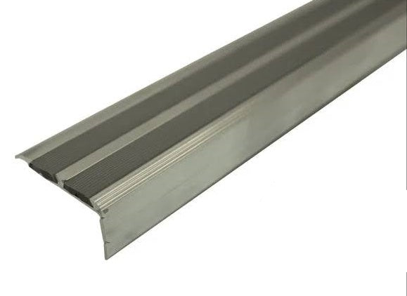 SA11 40 x 20mm Non Slip Rubber Aluminium Stair Nosing Edge Trim With Insert External Use Silver With Grey Rubber