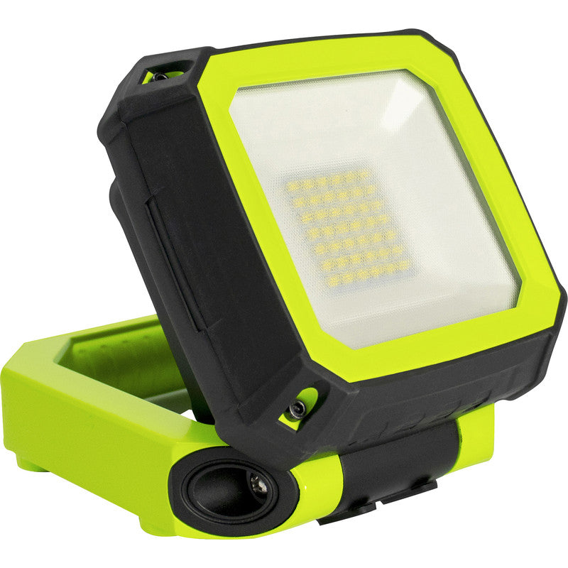 Luceco Compact USB Rechargeable LED Worklight 7.5W 750lm