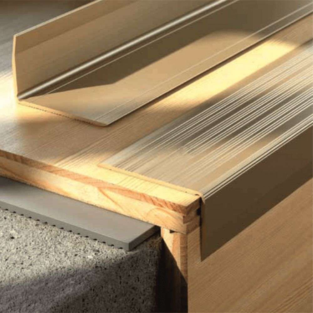 S05 40x 25mm Anodised Aluminium Non Slip Ribbed Treads Stair Nosing Edge Trim